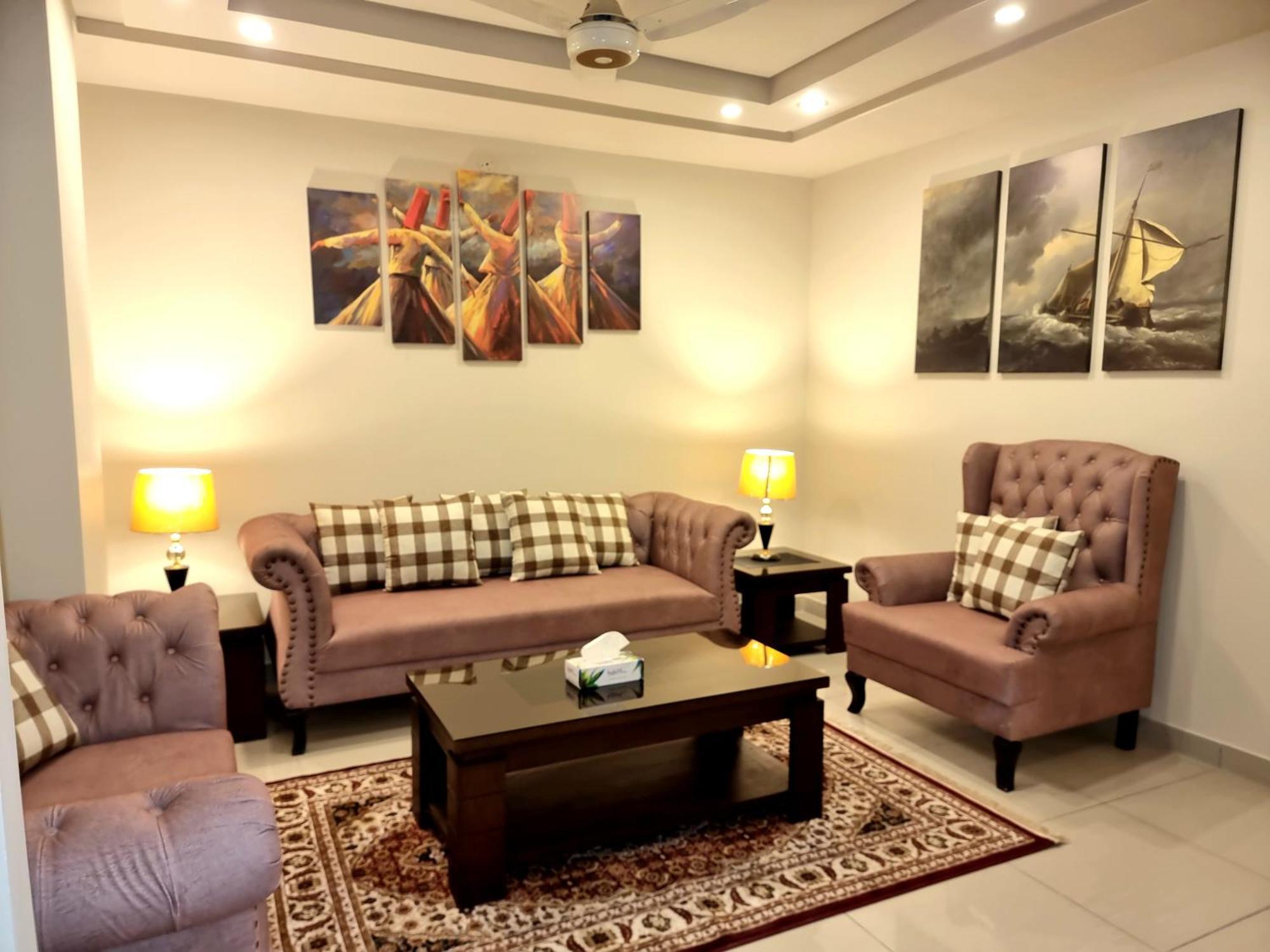 Luxurious Landing Apartments & Suites Bahria Town Rawalpindi Chambre photo