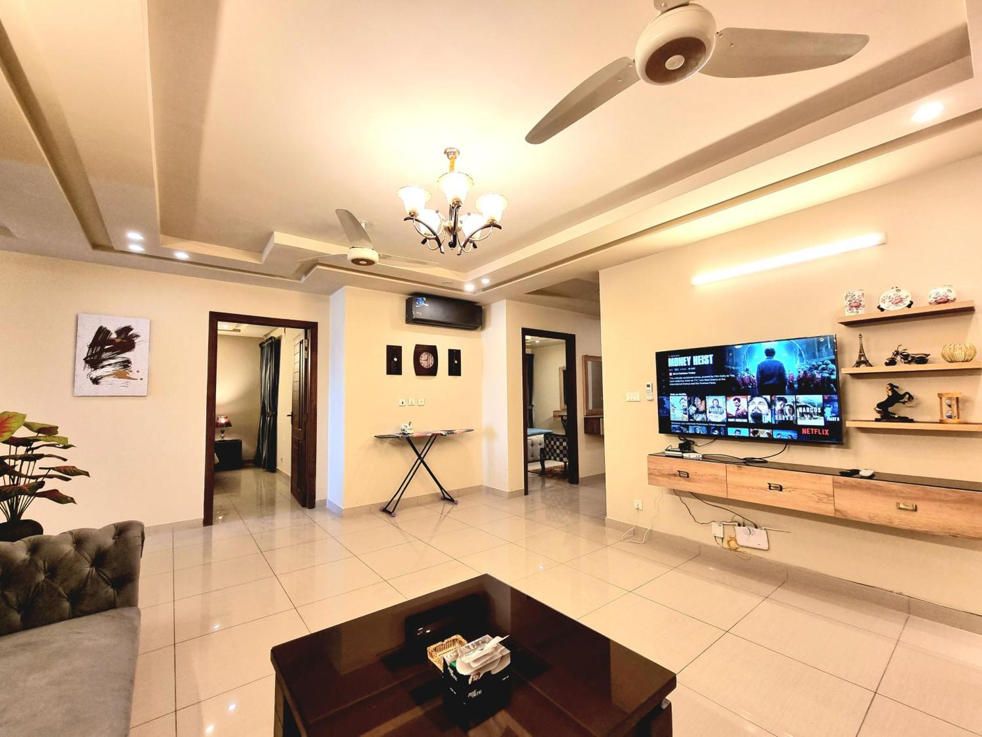 Luxurious Landing Apartments & Suites Bahria Town Rawalpindi Chambre photo