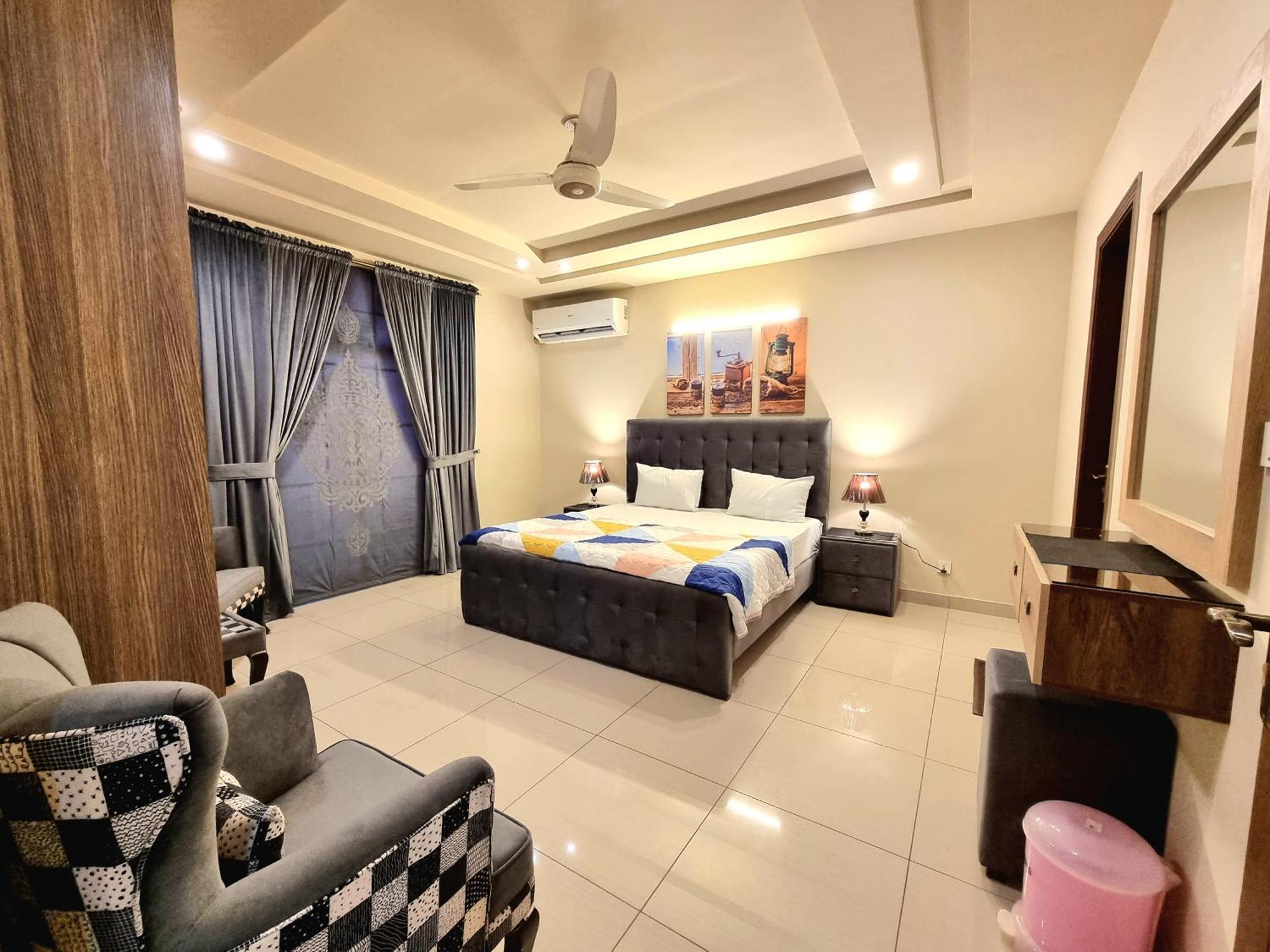 Luxurious Landing Apartments & Suites Bahria Town Rawalpindi Chambre photo